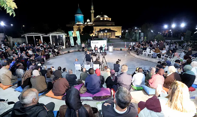 Şiirin evrensel dili Konya'da yükseldi!