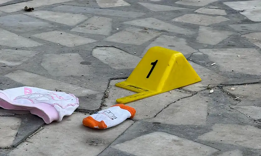 Sinir krizi geçiren anne 2 aylık bebeğini pencereden attı