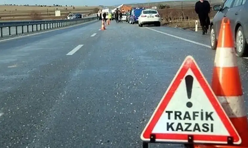 Son dakika: Konya'da can pazarı! Hafif ticari araç ile otomobil feci çarpıştı!