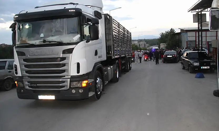 Son dakika: Konya'da dehşete düşüren kaza! 16 yaşındaki sürücü dur ihtarına uymadı, çekiciye arkadan çarptı!