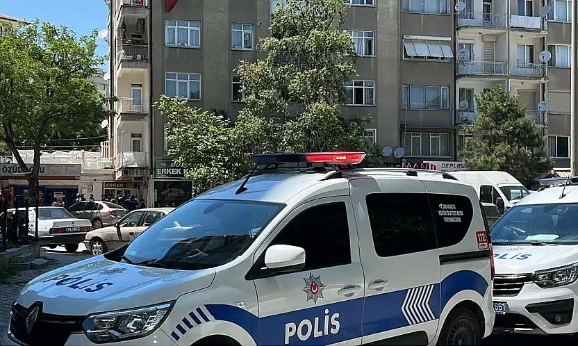 Son Dakika: Konya'da gözü dönmüş apartman sakini dehşet saçtı: Yöneticiyi bıçaklayıp...