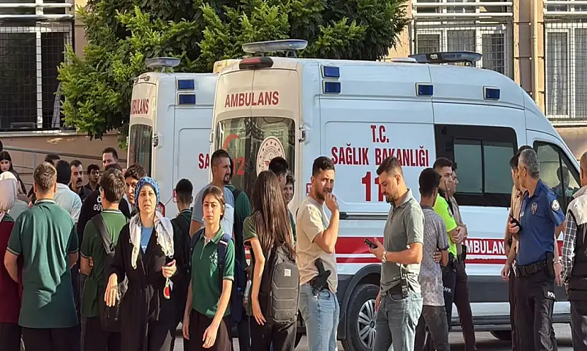 Son dakika: Lise önünde silahlı saldırı! Yaralılar var