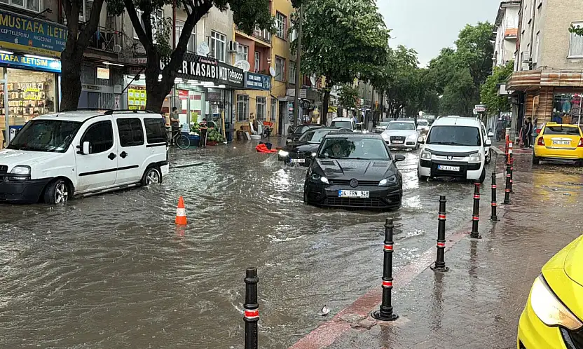 Sürücüler dikkat: Konya'da kuvvetli yağış sonrası o güzergahlar trafiğe kapatıldı!