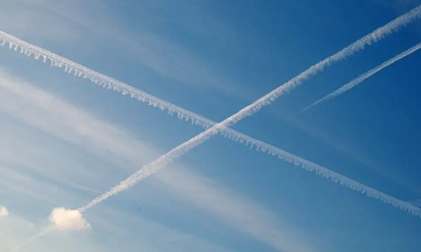 'Uçak izleri değil, kimyasal kuşatma!' Konya'daki bu izler yağışı engelliyor mu?