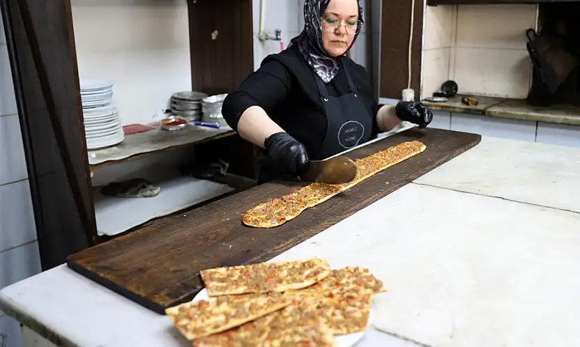 Ustalara kızdı fırının başına geçti: Konya'da usta dayanmayan fırına 'Hanımeli' değdi!