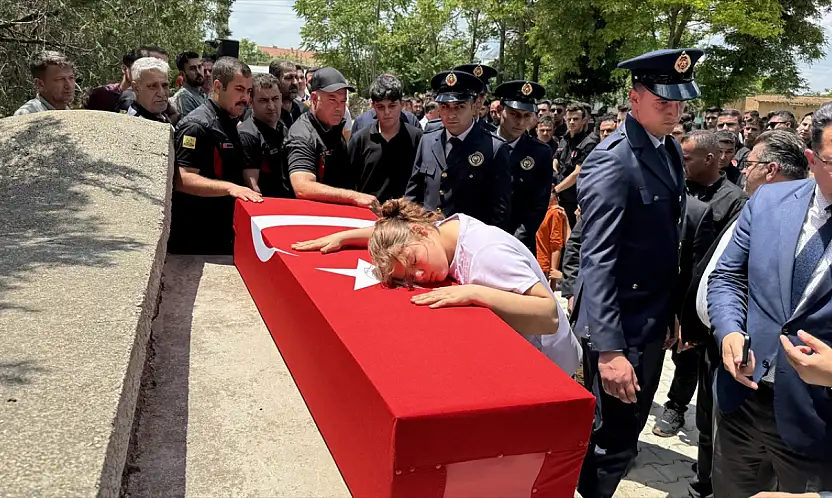 Yangında şehit düşen itfaiyeciye veda! Cenazede gözyaşları sel oldu