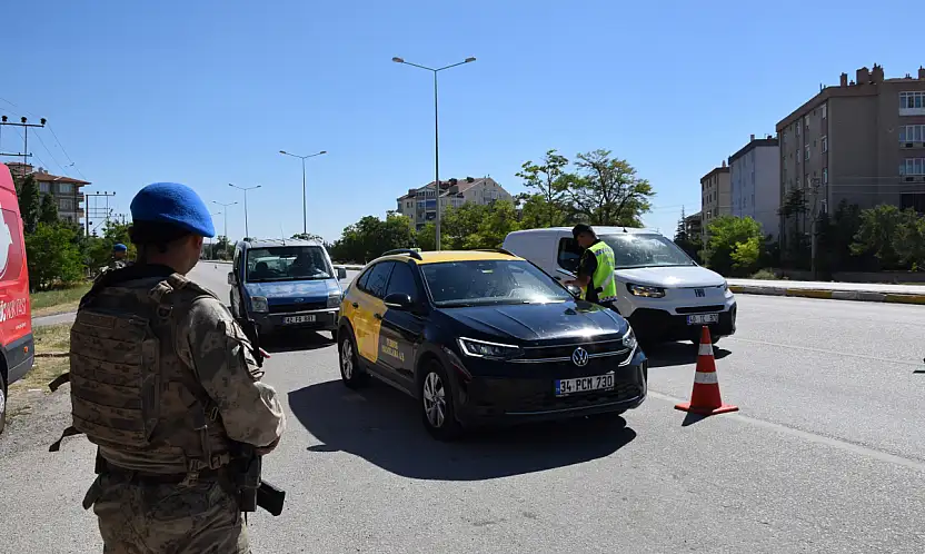 Zirve öncesi kilit noktada alarm! Konya-Ankara Kara Yolunda kuş uçurtulmuyor